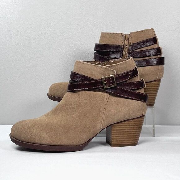 White Mountain Suede Leather Ankle Booties Women's Size 8.5 - Picture 3 of 9